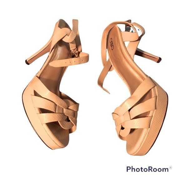 Cato Platform Heels - Picture 2 of 7